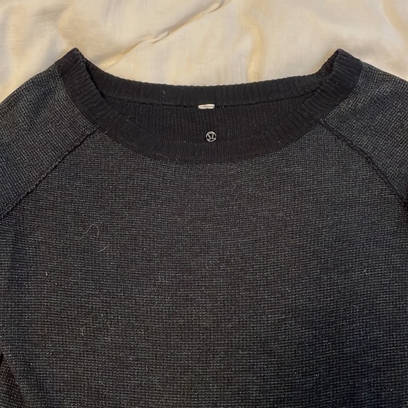 Lululemon dark grey sweater with thumb holes - Picture 1 of 3